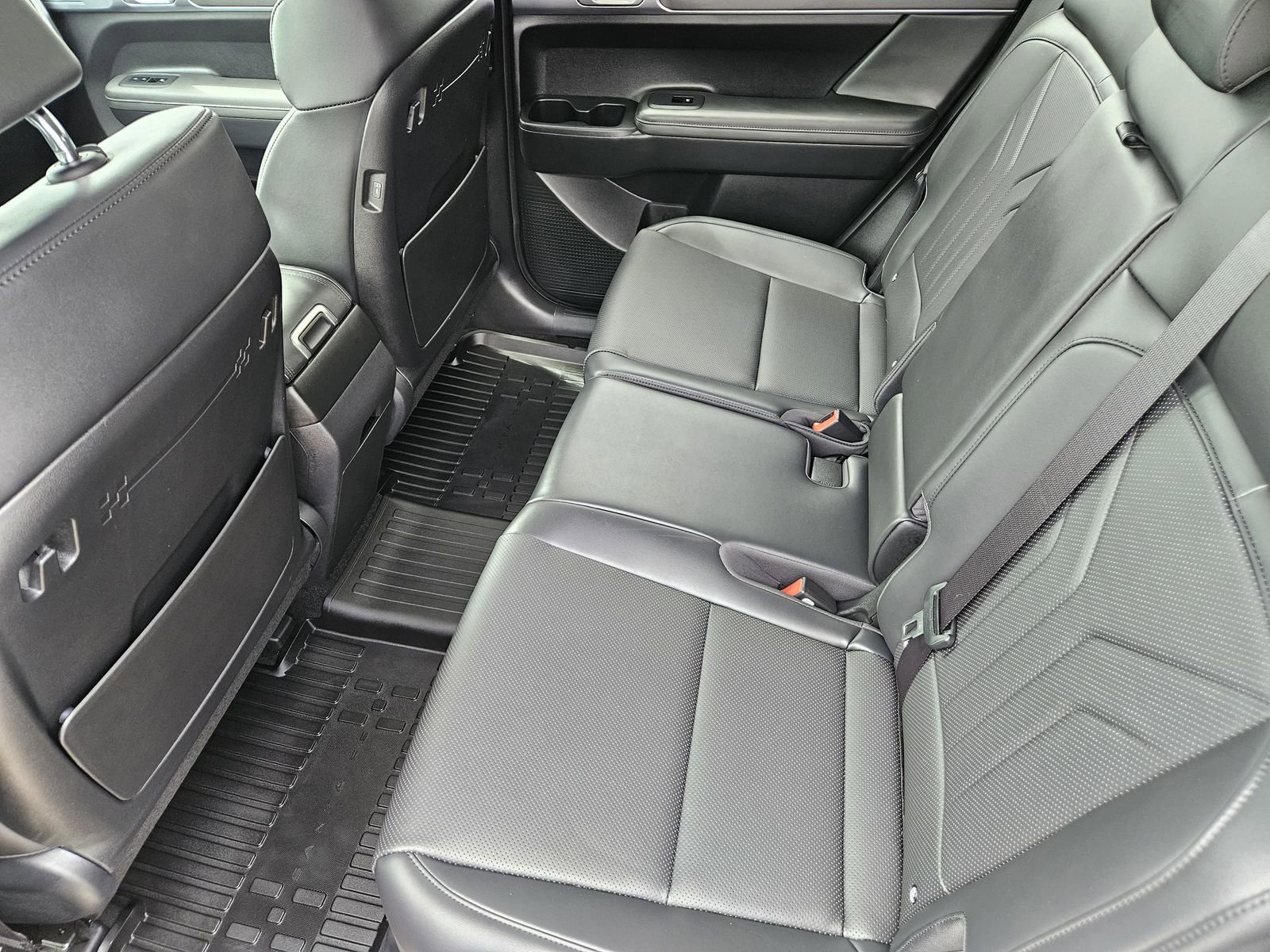 Used 2025 Hyundai Santa Fe SEL FWD image 30