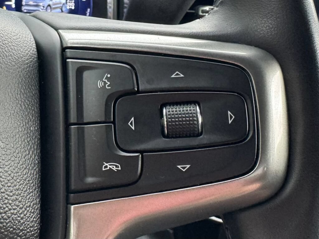 Used 2023 Chevrolet Silverado 1500 LT AWD/4WD image 25