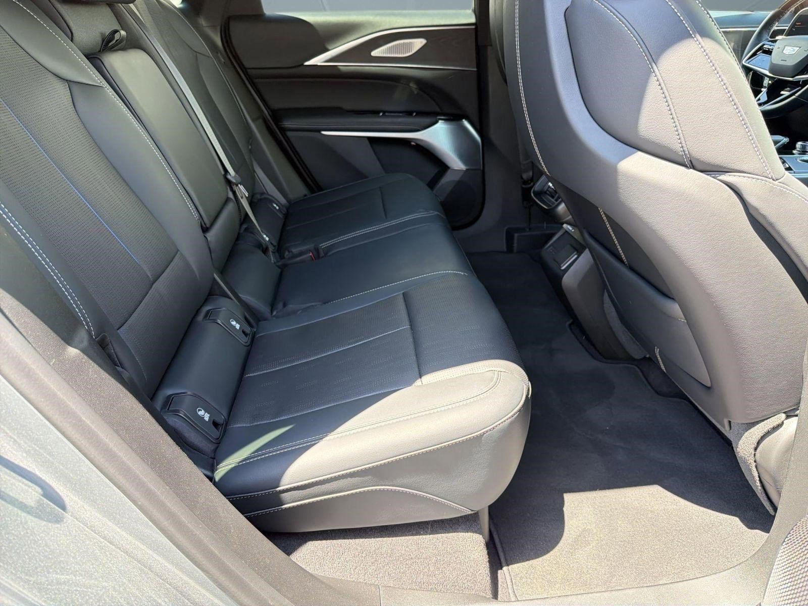 Certified 2024 Cadillac Lyriq Luxury AWD/4WD image 29