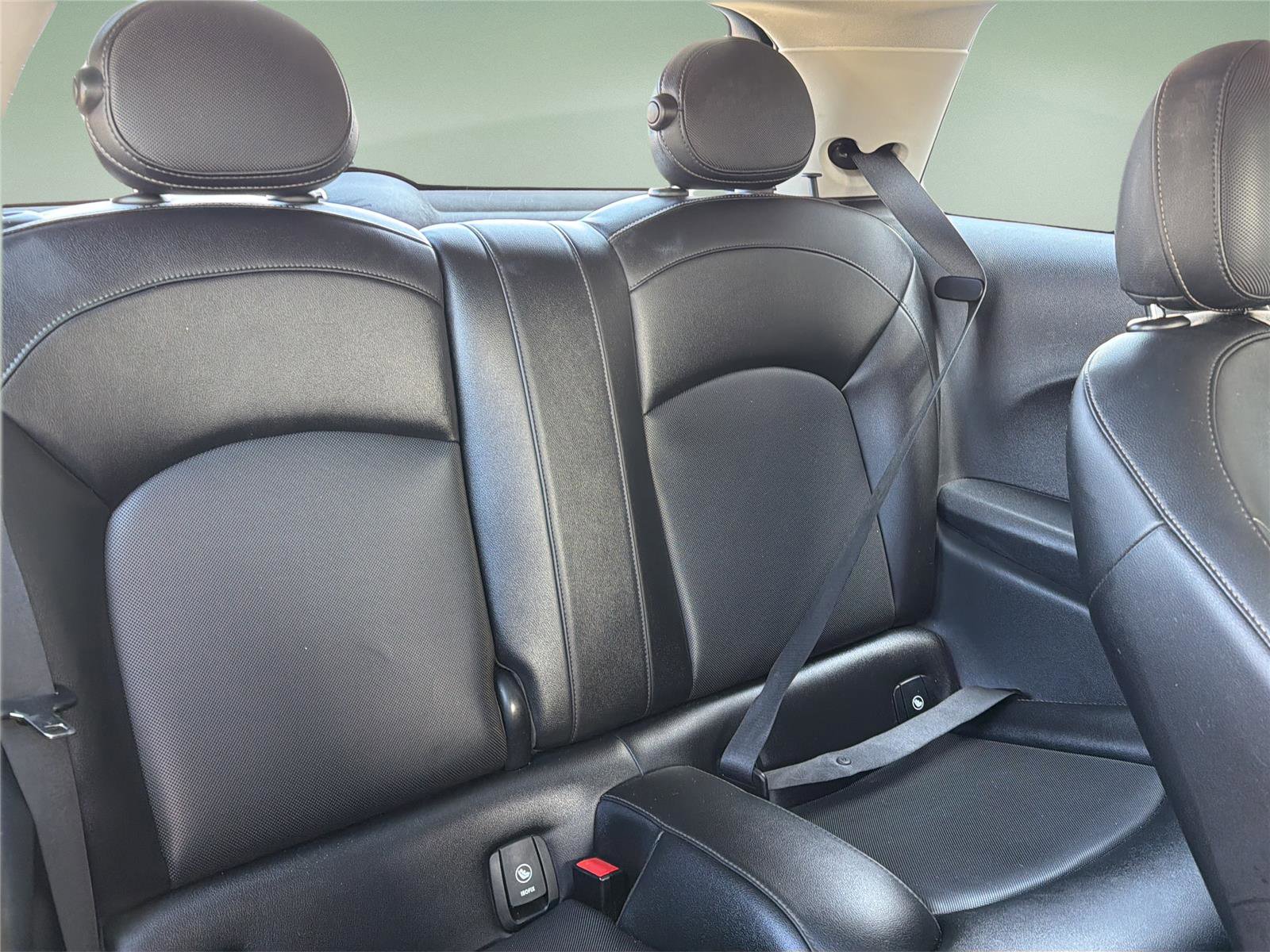 Used 2018 MINI Cooper 2-Door Hardtop image 27