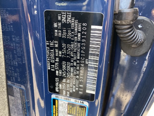 Certified 2023 Kia Telluride EX w/ EX Captain's Chair Package FWD image 35
