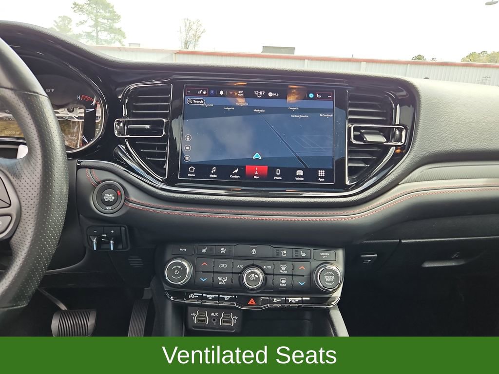 Used 2024 Dodge Durango GT image 16