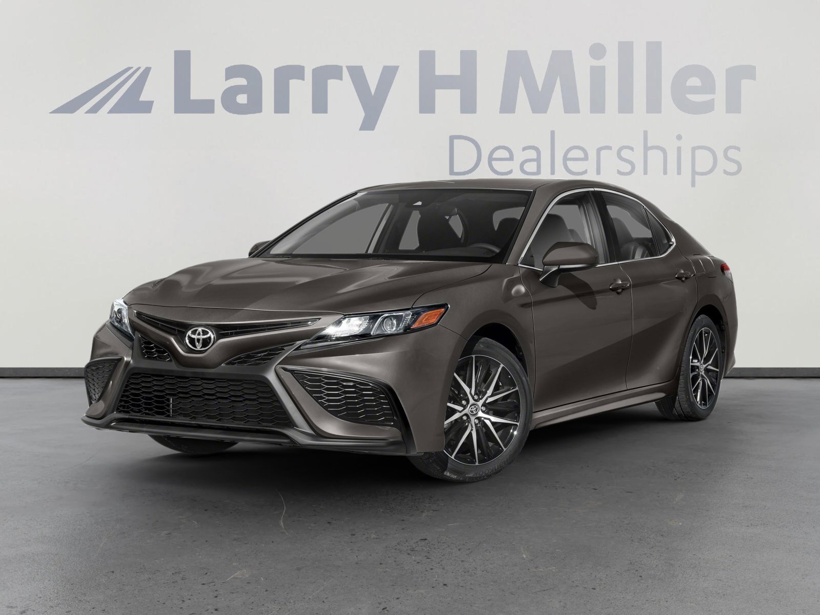 Used 2021 Toyota Camry SE w/ Carpet Mat Package (TMS) FWD image 1