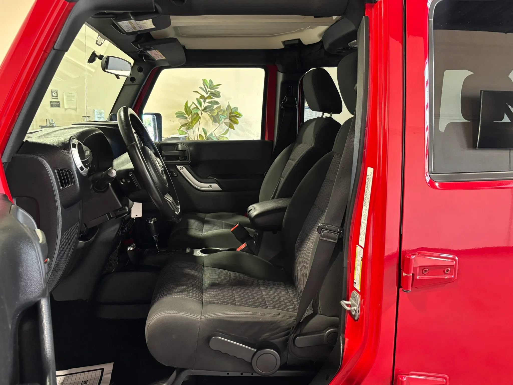 Used 2011 Jeep Wrangler Unlimited Sahara w/ Dual Top Group AWD/4WD image 13