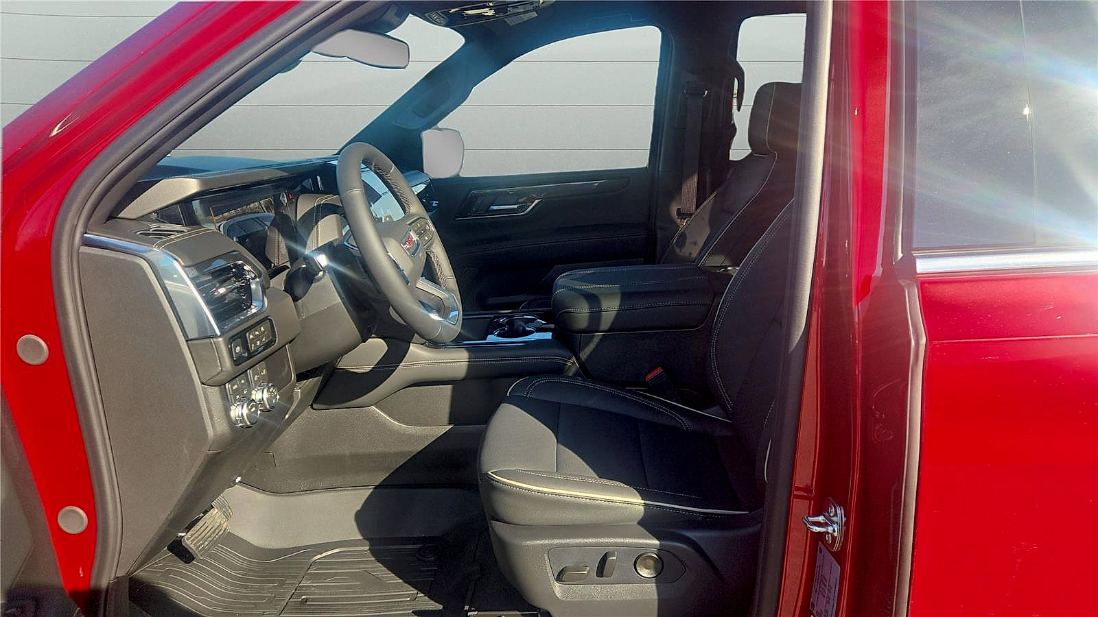 New 2026 GMC Yukon Elevation w/ LPO, Floor Liner Package AWD/4WD image 4