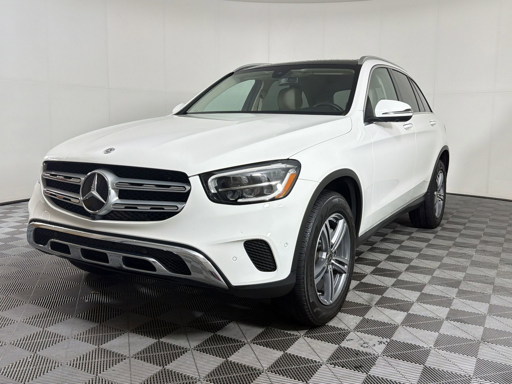 Used 2021 Mercedes-Benz GLC 300 video 1