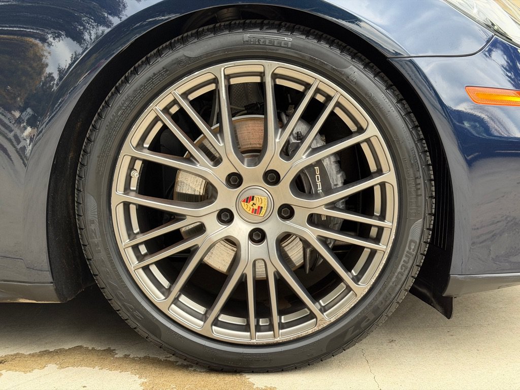 Used 2023 Porsche Panamera 4 Platinum Edition AWD/4WD image 18