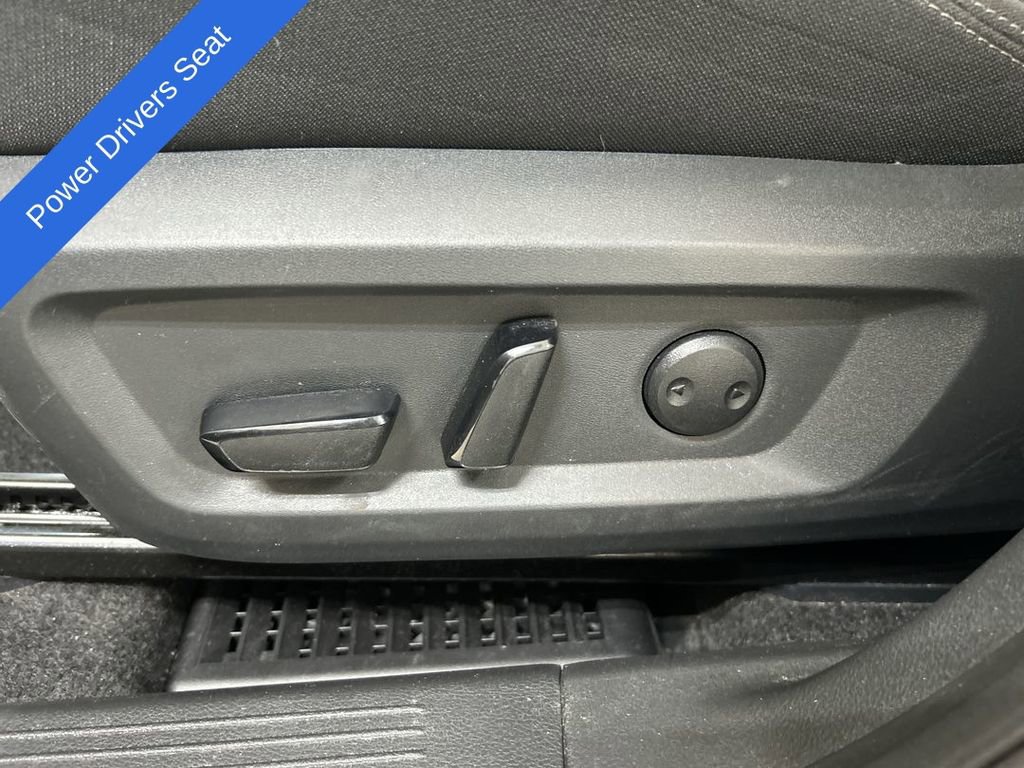 Used 2023 Nissan Rogue SV image 10