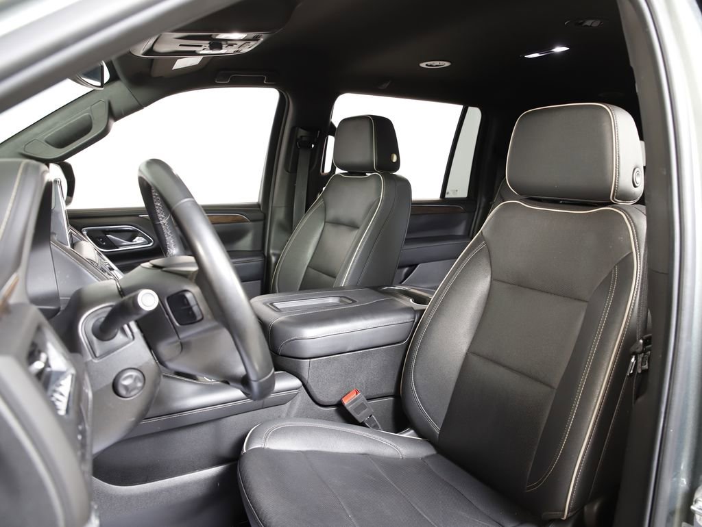 Used 2023 Chevrolet Suburban Premier image 25