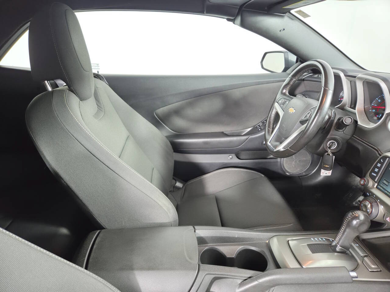 Used 2015 Chevrolet Camaro LT RWD image 27
