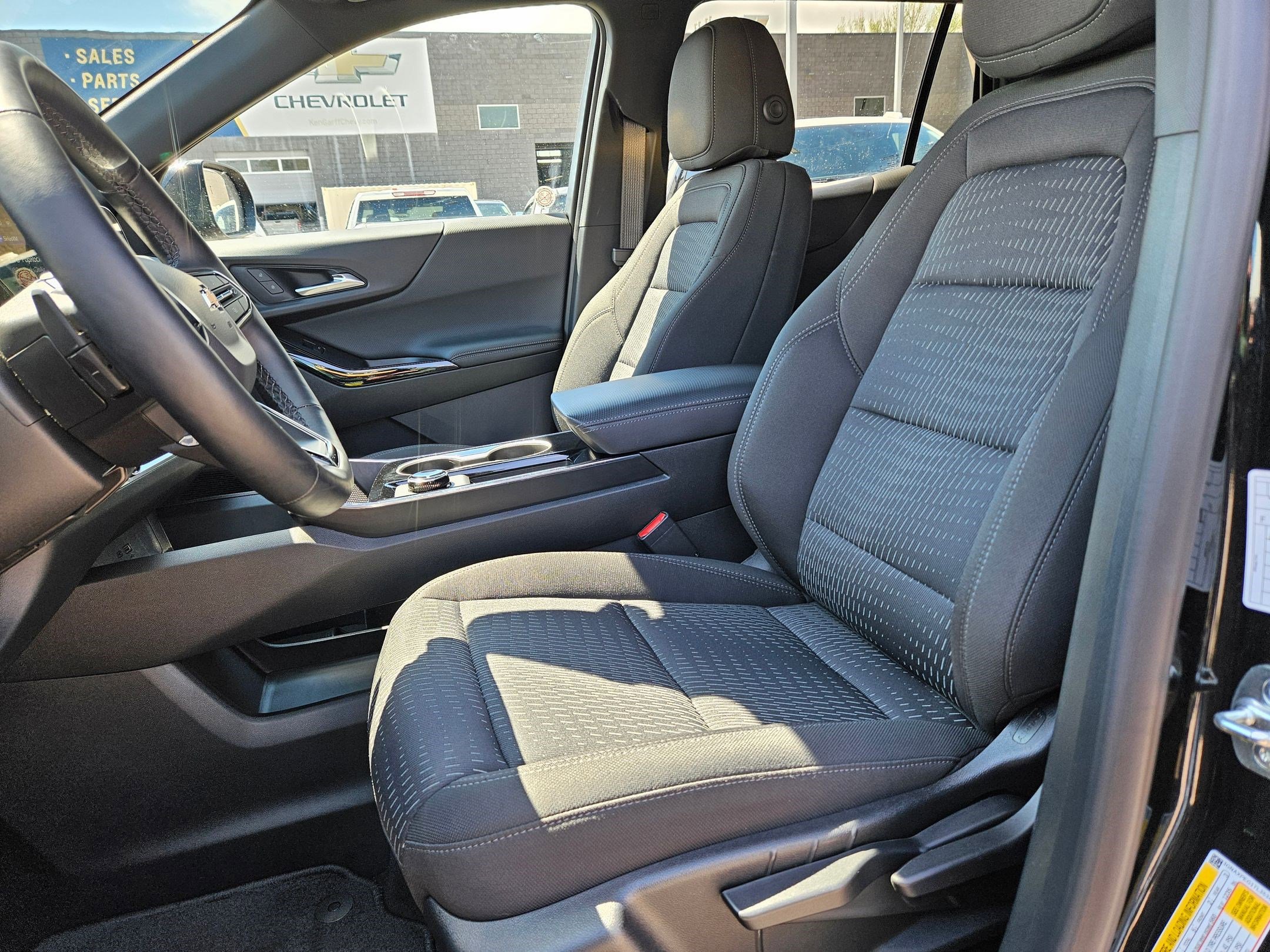 Used 2026 Chevrolet Equinox LT AWD/4WD image 15