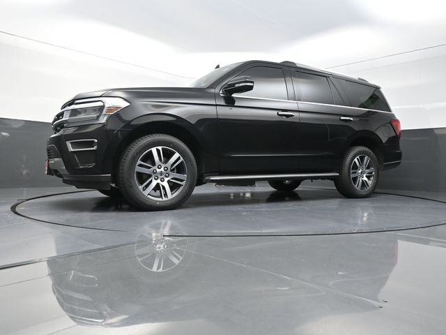 Used 2022 Ford Expedition Limited AWD/4WD image 2