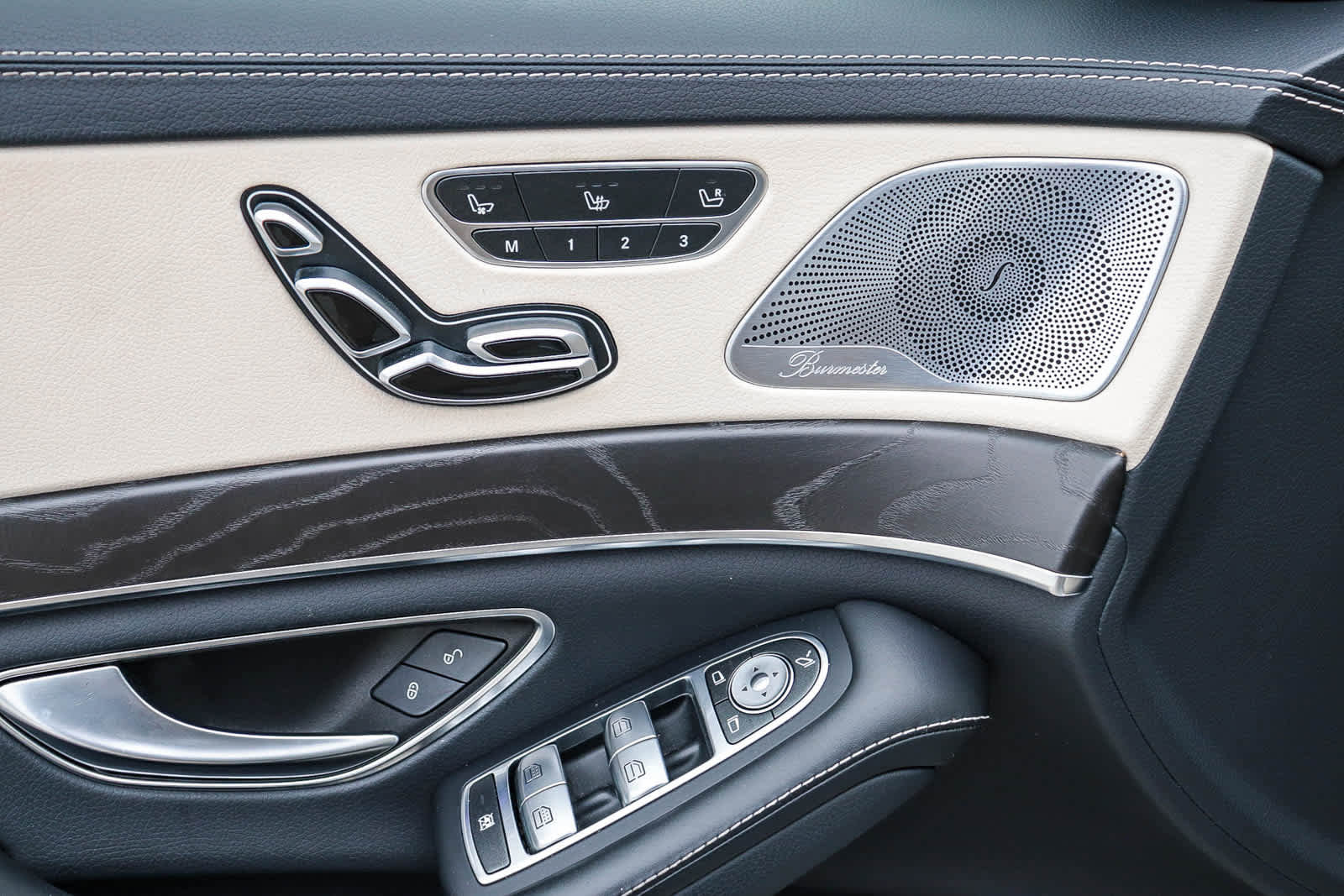 Used 2018 Mercedes-Benz S 560 Sedan image 28