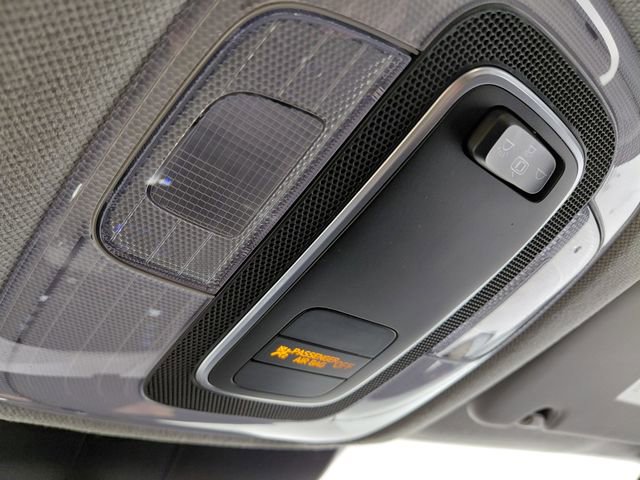 Used 2022 Hyundai Elantra SE image 32