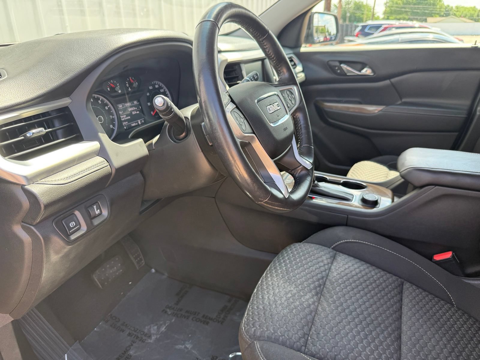 Used 2017 GMC Acadia SLE FWD image 17