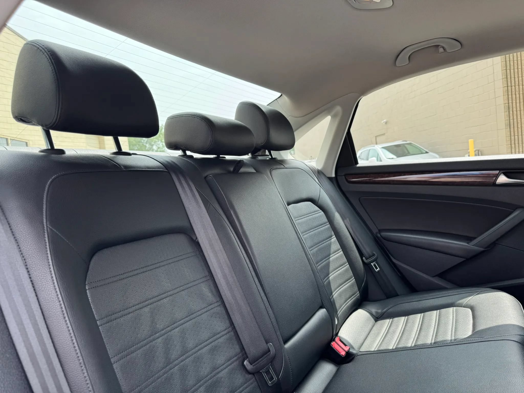Used 2012 Volkswagen Passat 2.5 SEL Premium FWD image 31
