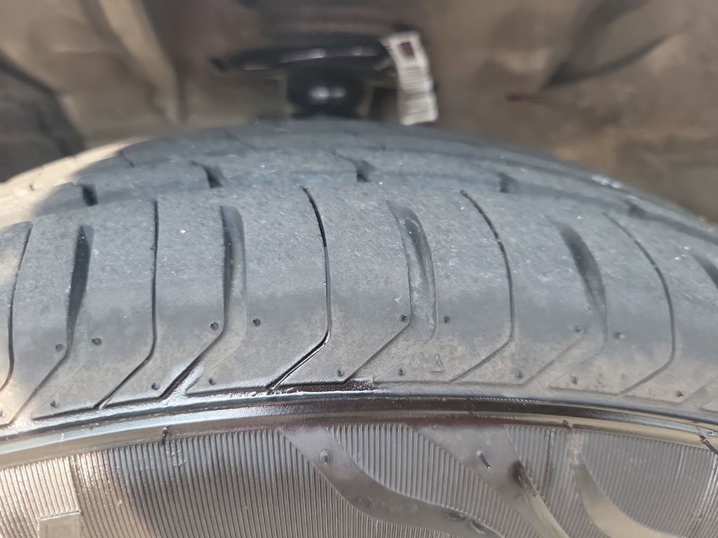 Used 2019 Nissan Versa SV image 28