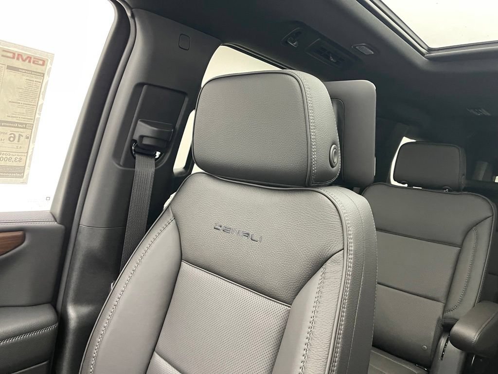 New 2026 GMC Yukon XL Denali w/ Denali Reserve Package AWD/4WD image 53