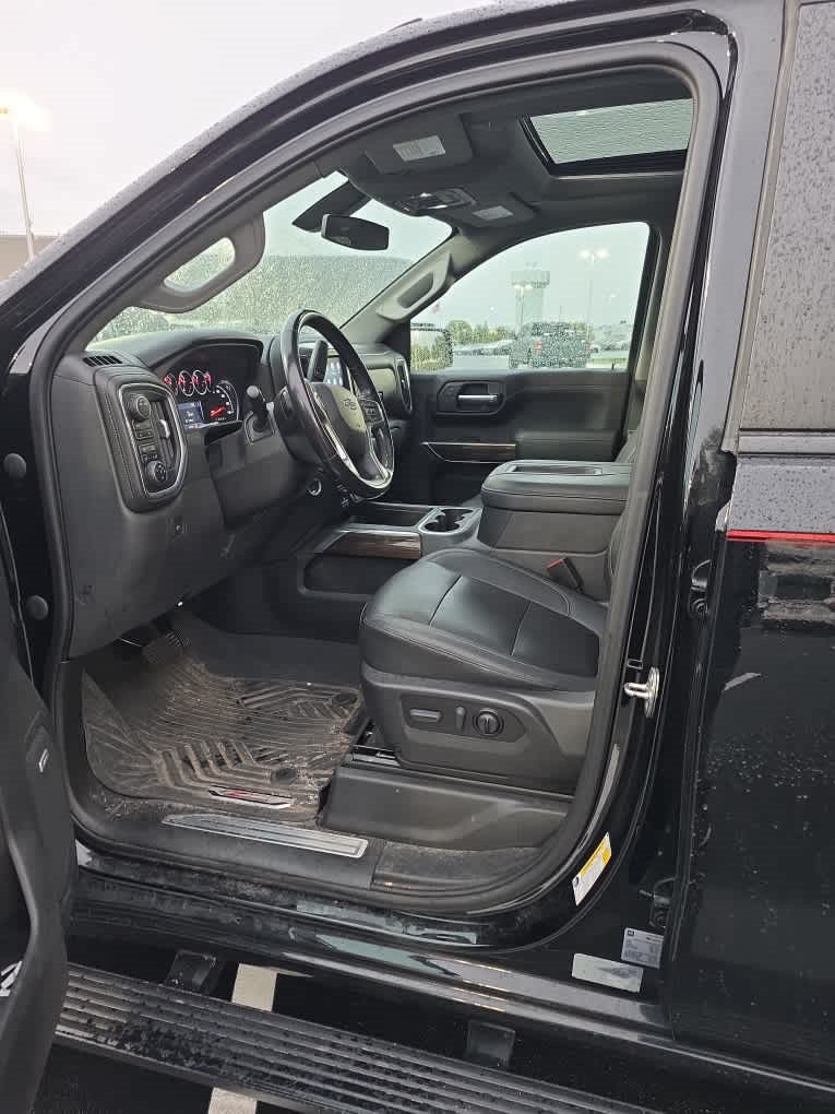 Used 2022 Chevrolet Silverado 1500 LT Trail Boss w/ LT Trail Boss Premium Package AWD/4WD image 5