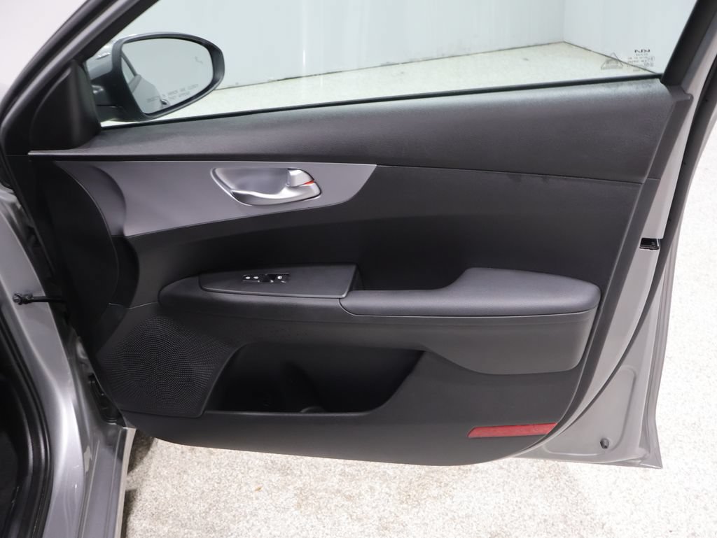 Used 2023 Kia Forte LXS w/ LXS Technology Package FWD image 22