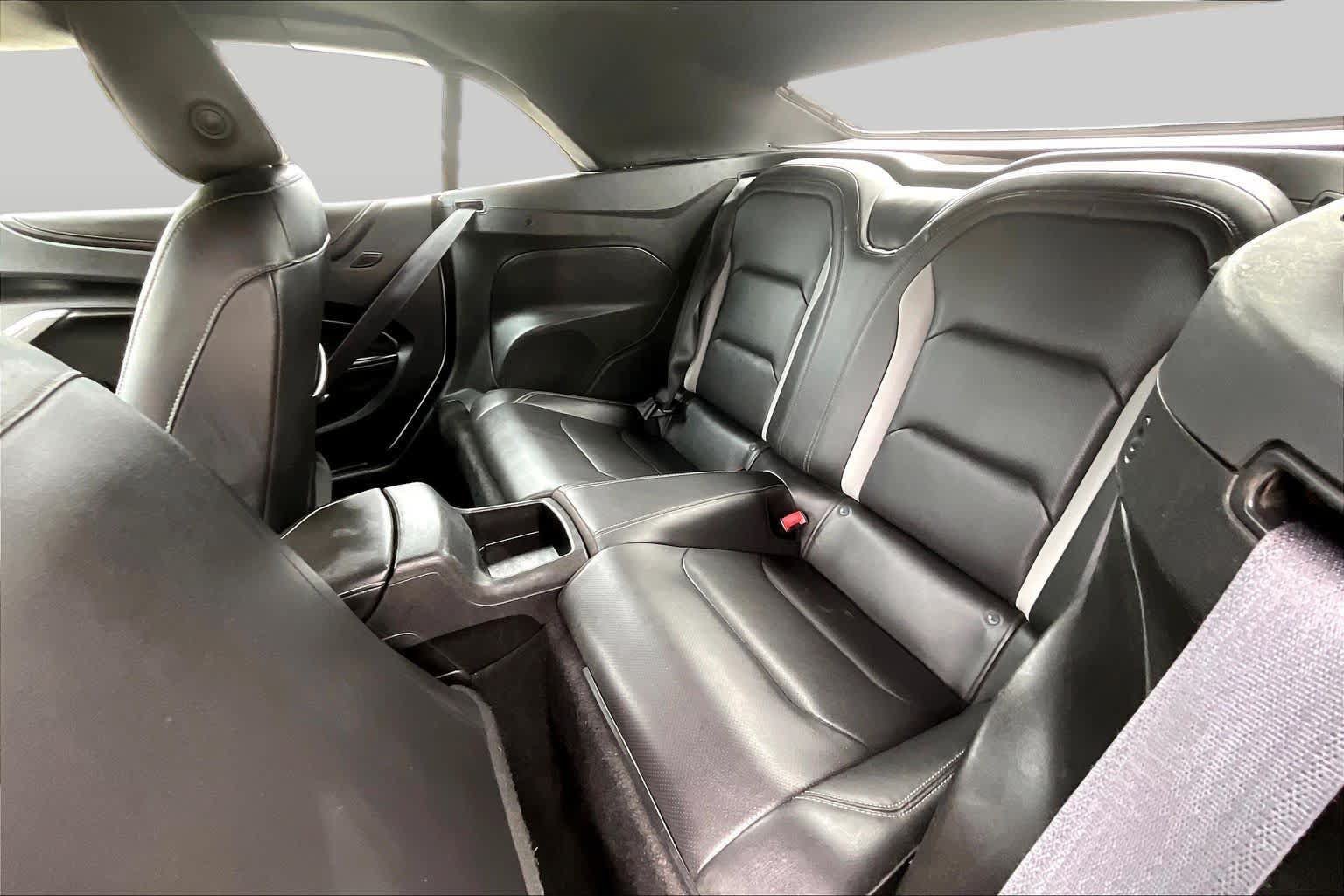 Used 2019 Chevrolet Camaro SS RWD image 18