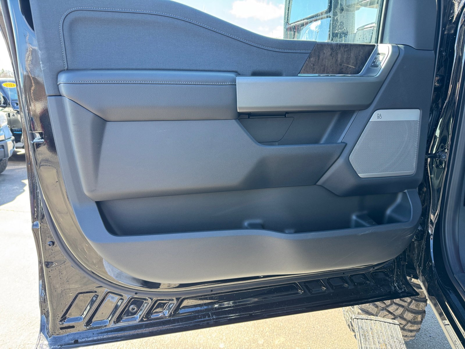 New 2026 Ford F250 Lariat w/ Black Appearance Package image 21