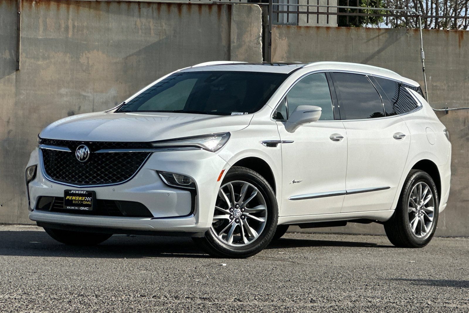 Certified 2024 Buick Enclave Avenir FWD image 8