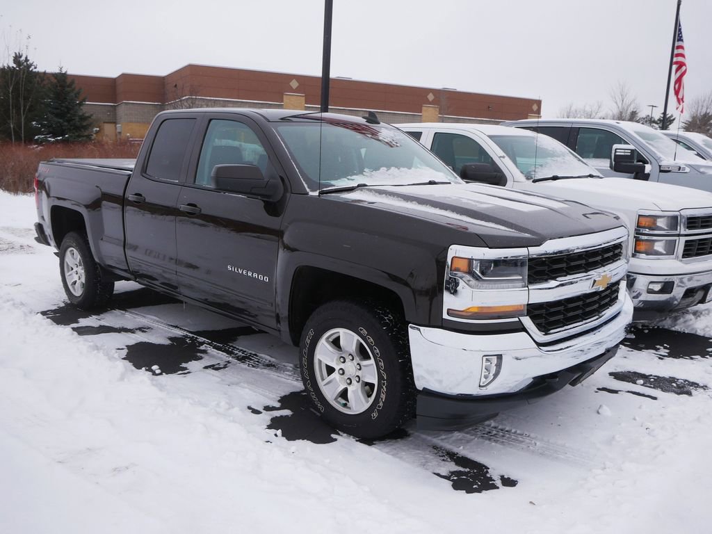 Used 2018 Chevrolet Silverado 1500 LT w/ All Star Edition image 2
