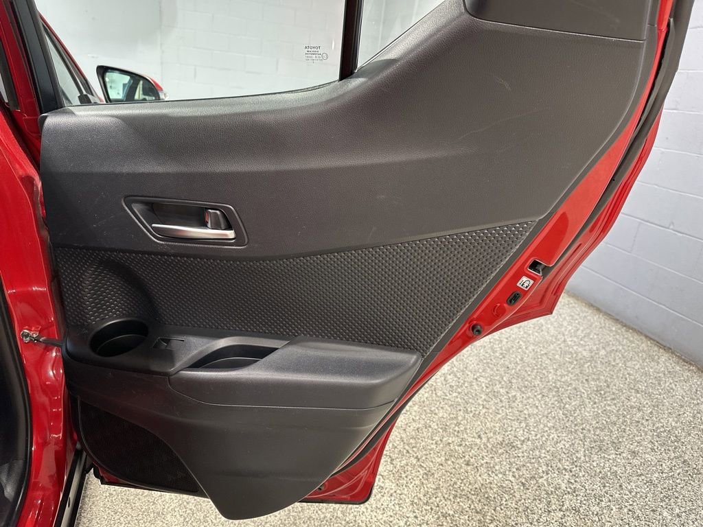 Used 2022 Toyota C-HR XLE image 16