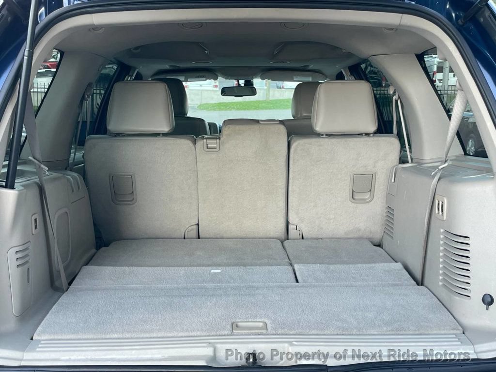 Used 2011 Lincoln Navigator 2WD image 12