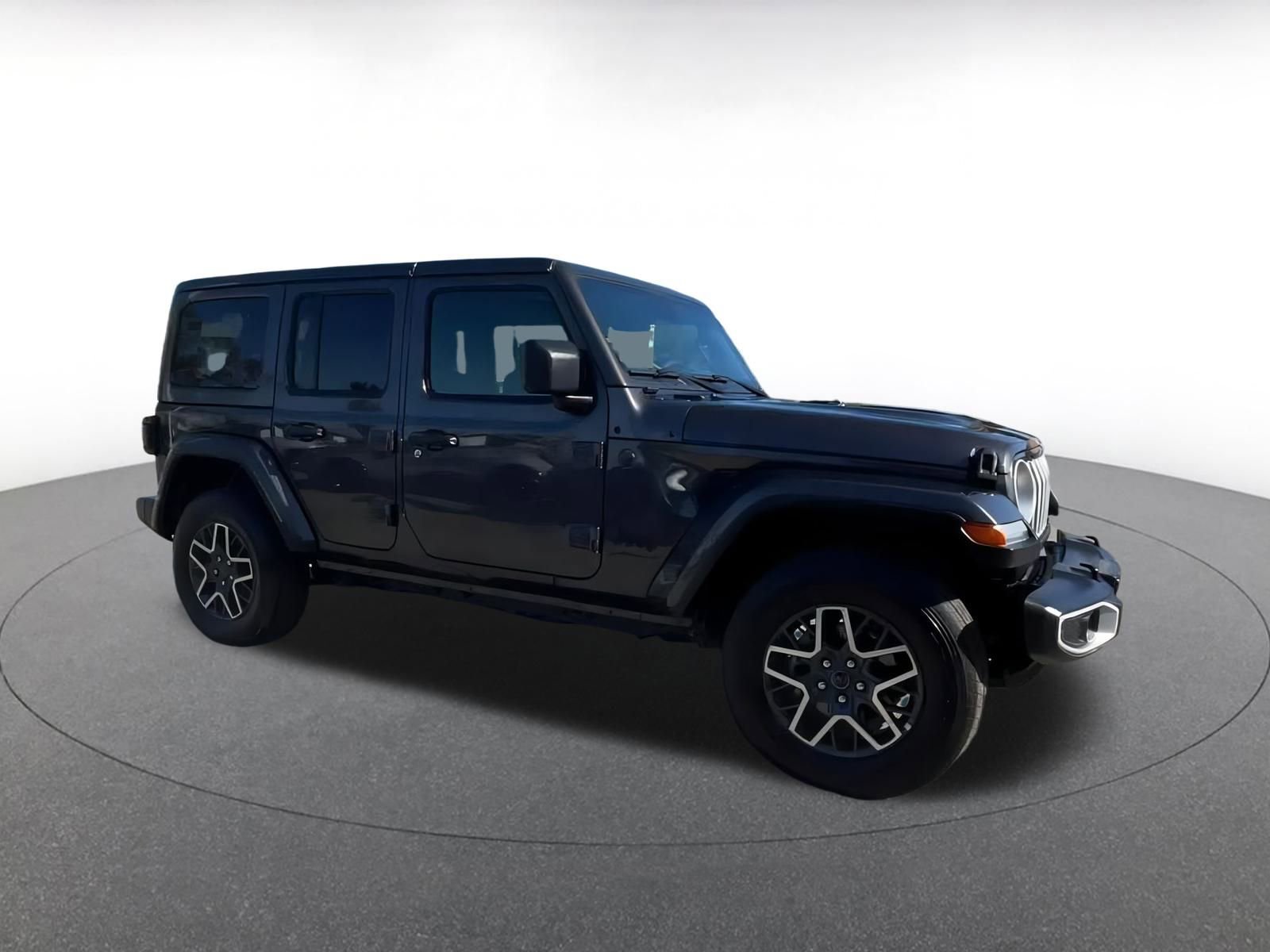 Used 2025 Jeep Wrangler Sahara image 2