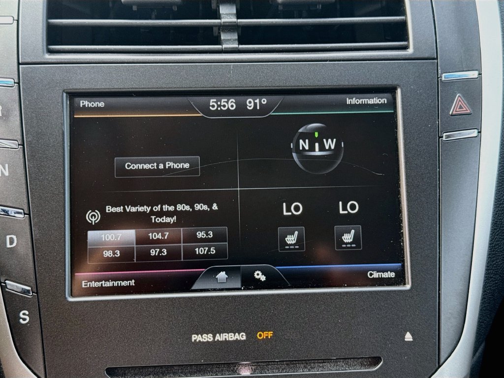 Used 2016 Lincoln MKZ FWD image 14