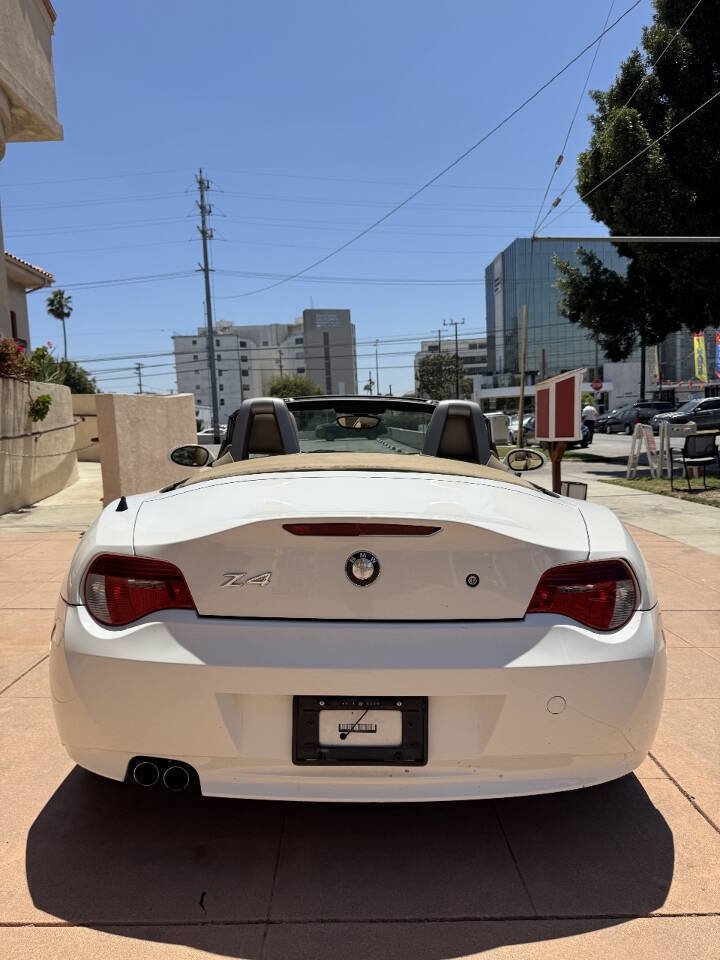 Used 2006 BMW Z4 3.0i RWD image 6