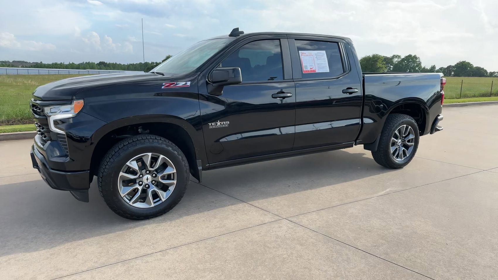 Used 2025 Chevrolet Silverado 1500 RST w/ Z71 Off-Road Package AWD/4WD image 5