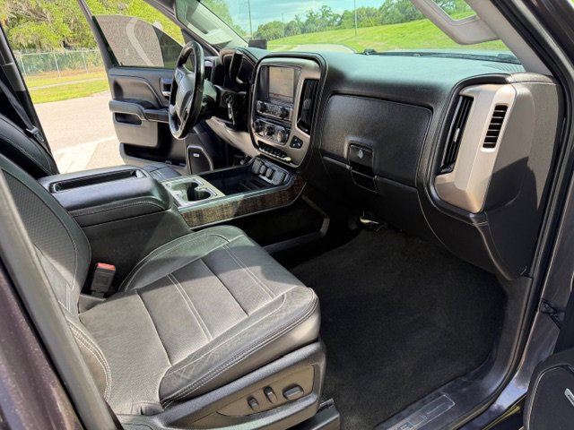 Used 2015 GMC Sierra 2500 Denali w/ Duramax Plus Package AWD/4WD image 12