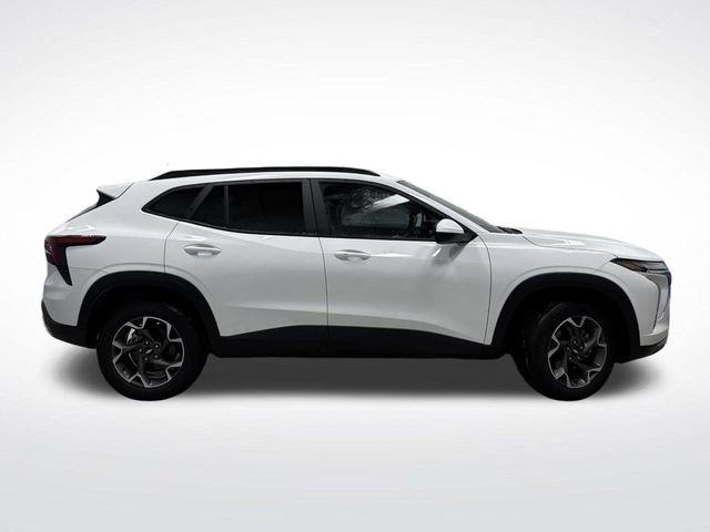 Used 2024 Chevrolet Trax LT w/ Driver Confidence Package image 2