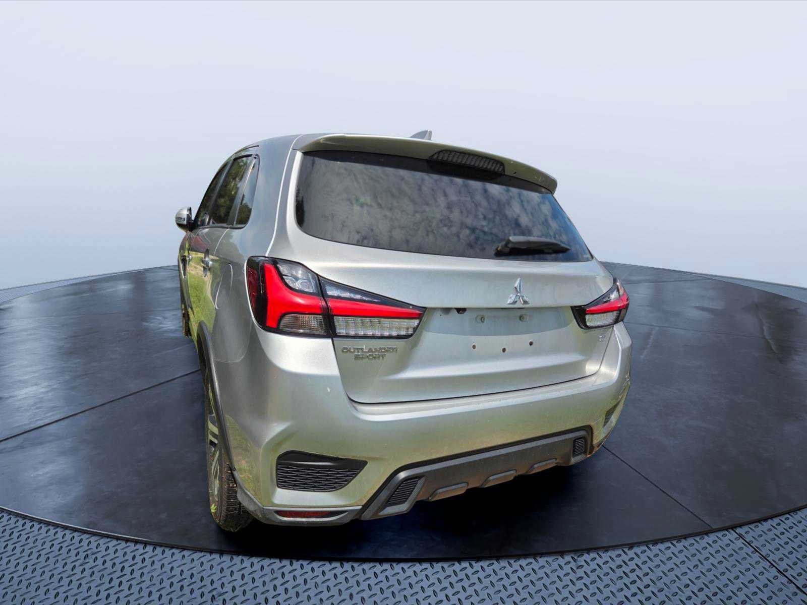 Used 2024 Mitsubishi Outlander Sport SE AWD/4WD image 3