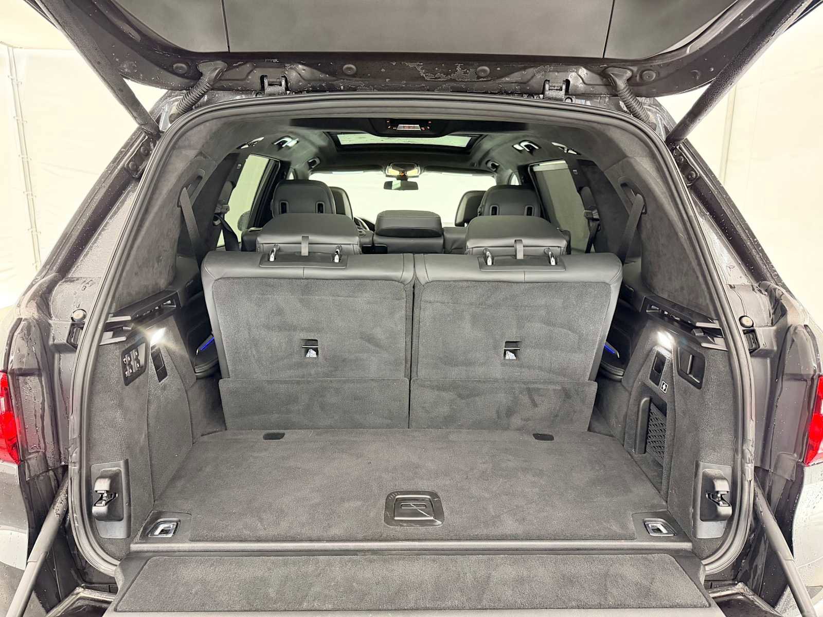 Used 2022 BMW X7 xDrive40i w/ Executive Package image 35