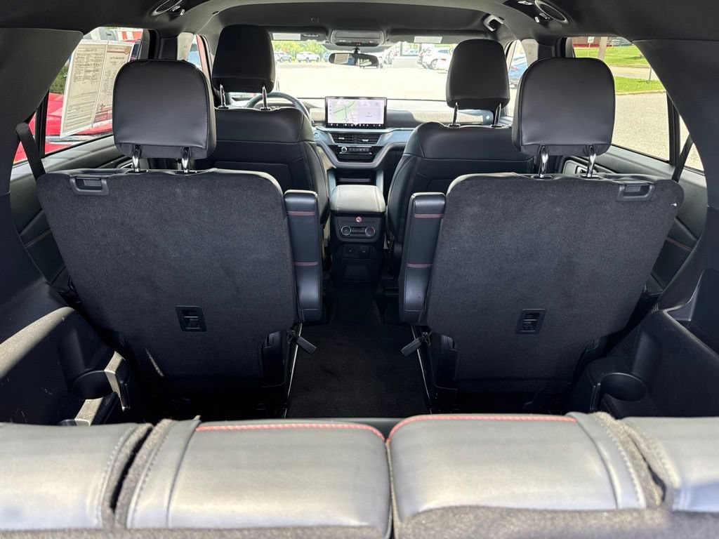 Used 2025 Ford Explorer ST-Line AWD/4WD image 12