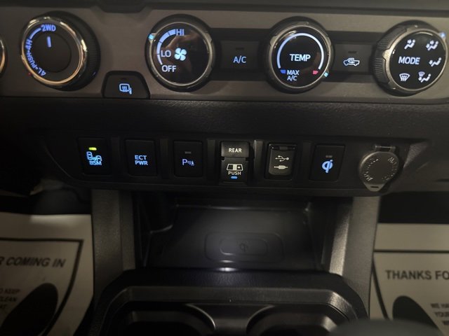 Used 2018 Toyota Tacoma TRD Sport image 15