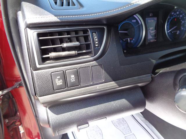 Used 2015 Toyota Camry XLE w/ Moonroof Package FWD image 30