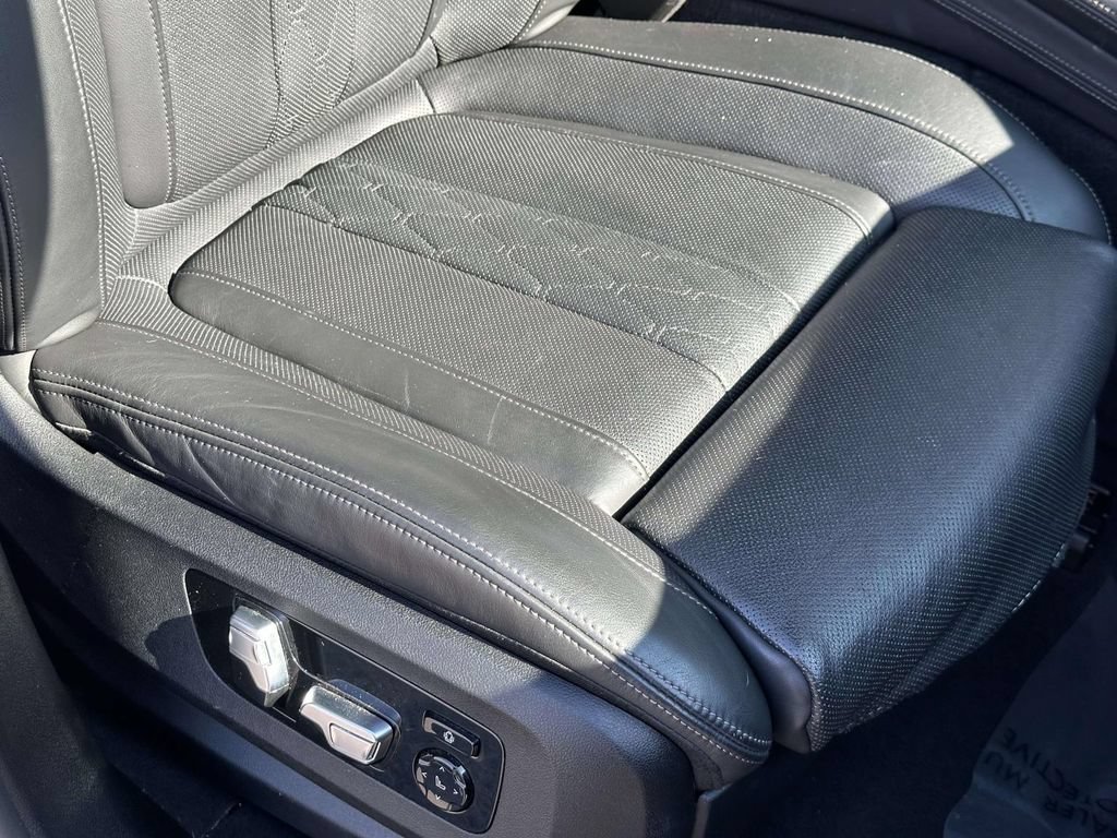 Used 2019 BMW X7 xDrive50i w/ M Sport Package AWD/4WD image 28