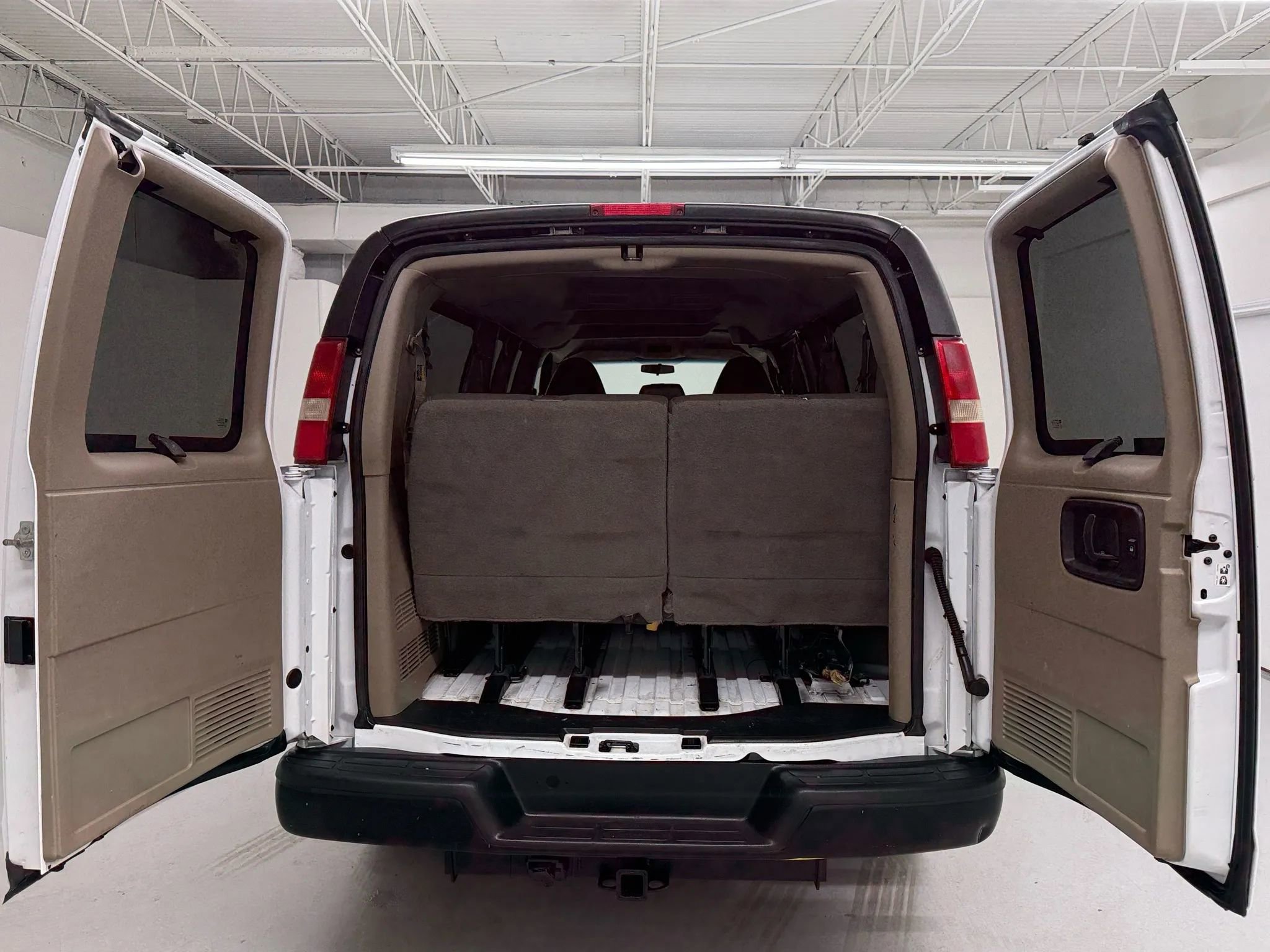 Used 2013 Chevrolet Express 3500 LS image 29