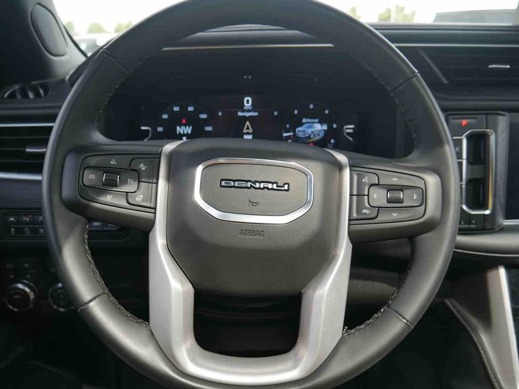 Used 2024 GMC Yukon XL Denali AWD/4WD image 39