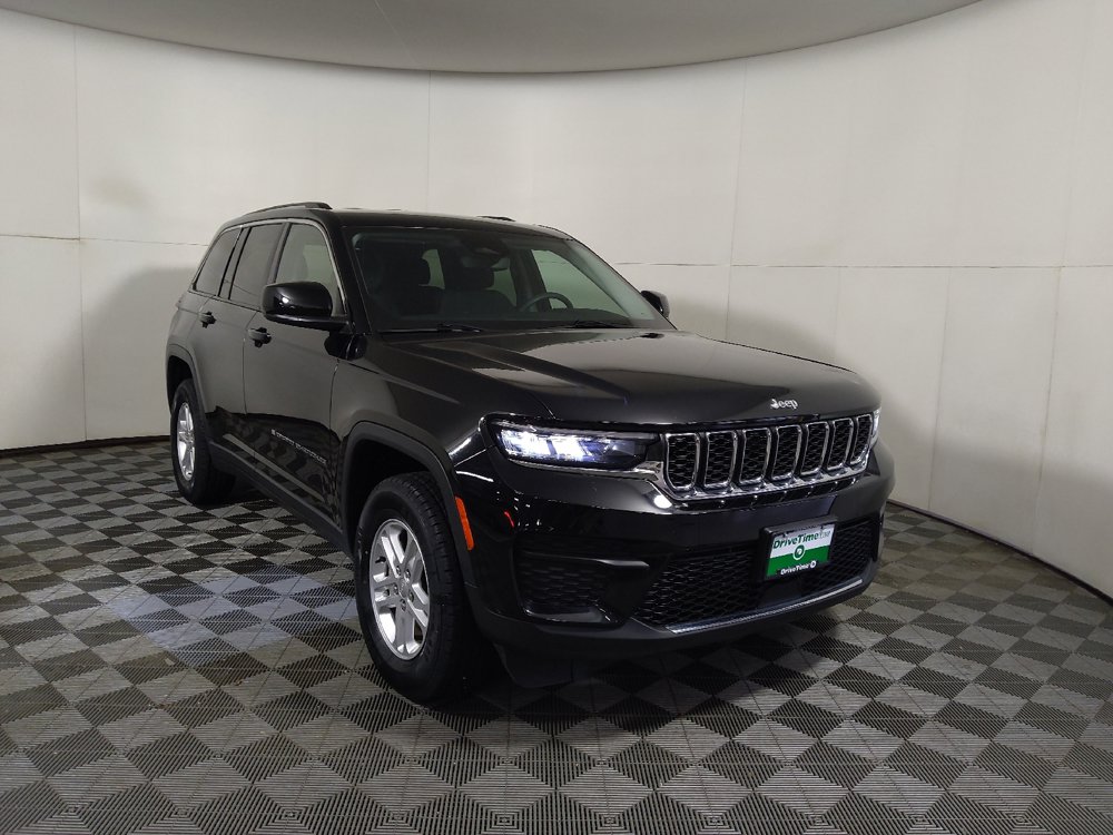 Used 2023 Jeep Grand Cherokee Laredo AWD/4WD image 13
