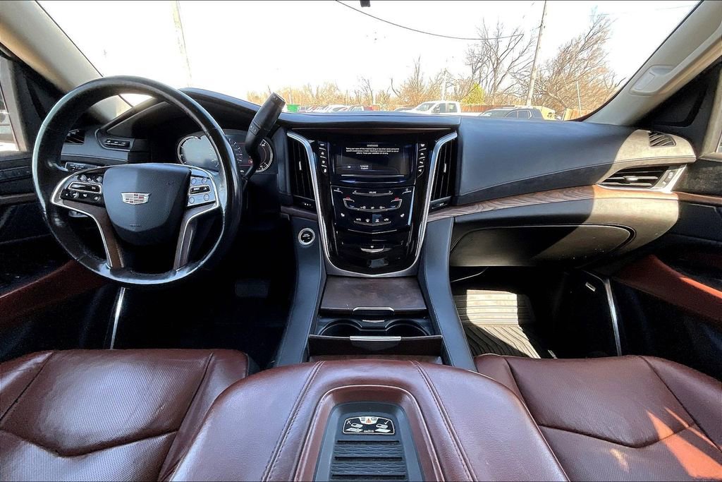 Used 2020 Cadillac Escalade Premium Luxury image 15
