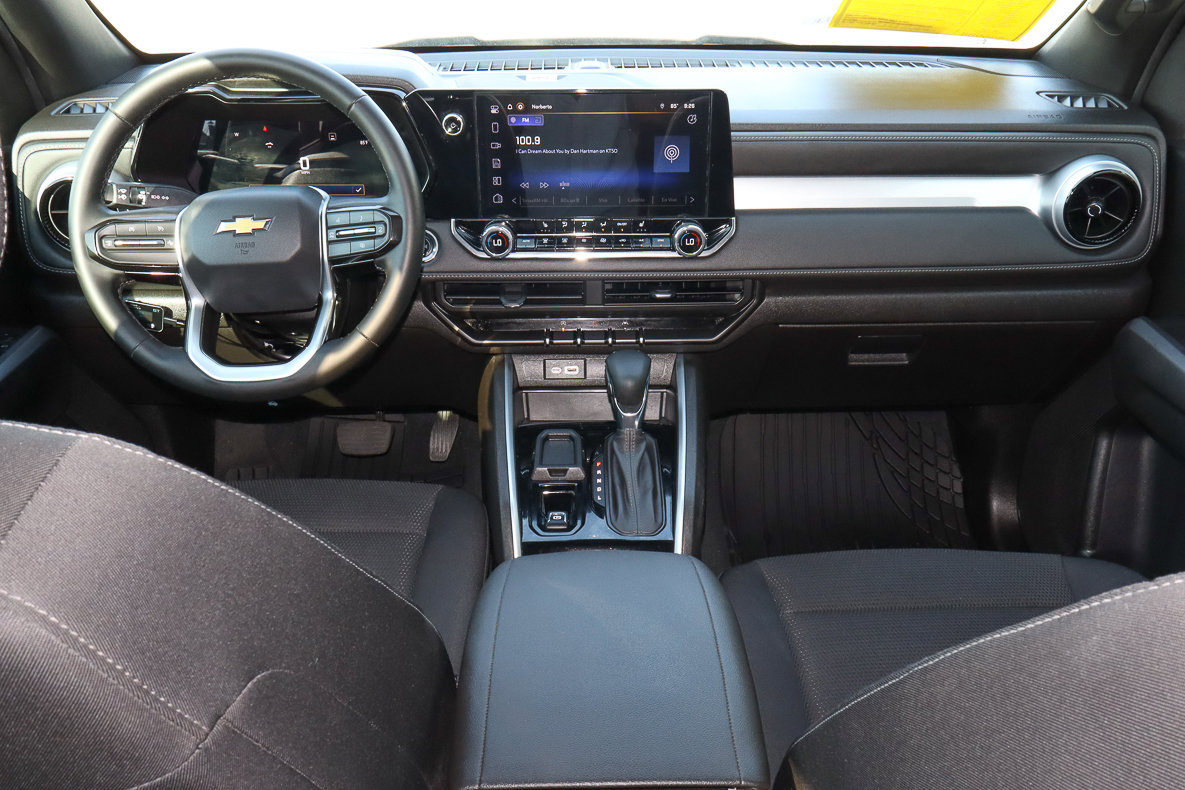 Used 2023 Chevrolet Colorado LT w/ LT Convenience Package II image 10