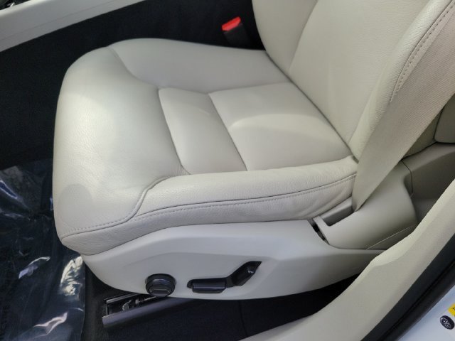 Used 2020 Volvo XC60 T5 Momentum AWD/4WD image 21