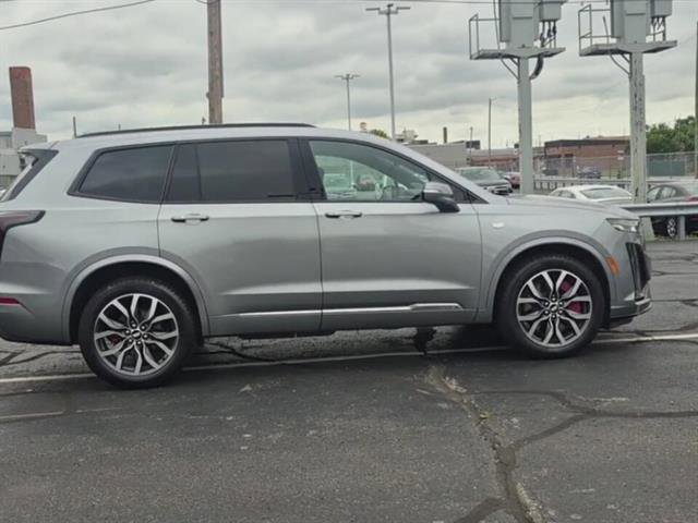 Used 2024 Cadillac XT6 Sport image 18