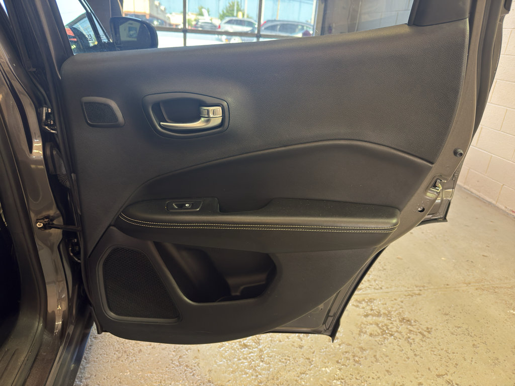 Used 2021 Jeep Compass Latitude w/ Sun and Sound Group AWD/4WD image 27